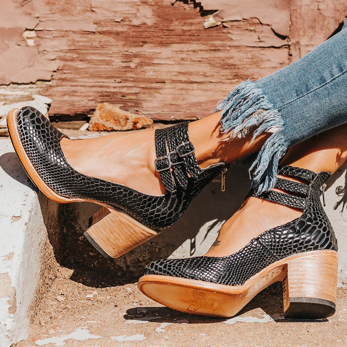 Mariana - Sapatos de Salto com Fivela