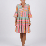 Bárbara - Vestido em Camadas com Decote em V e Estampado Geométrico