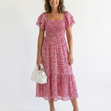 Constança - Vestido Midi com Ombros à Mostra e Estampa de Flores