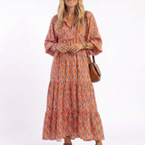 Cláudia - Vestido Midi em Camadas com Decote em V e Padrão Geométrico