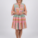 Bárbara - Vestido em Camadas com Decote em V e Estampado Geométrico