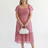 Constança - Vestido Midi com Ombros à Mostra e Estampa de Flores