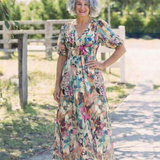 Filipa - Vestido Midi com Decote em V e Mangas Curtas Pregueado na Cintura
