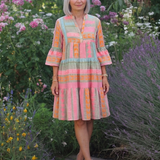 Bárbara - Vestido em Camadas com Decote em V e Estampado Geométrico