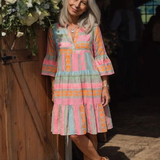 Bárbara - Vestido em Camadas com Decote em V e Estampado Geométrico