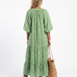 Sofia - Vestido Midi Estampado com Decote em V e Mangas Três Quartos