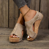 Adriana - Sandálias de Cunha Lumi com Studs