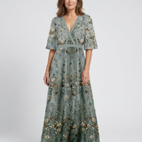 Eva - Vestido Maxi Floral com Decote em V e Mangas Curtas