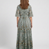Eva - Vestido Maxi Floral com Decote em V e Mangas Curtas