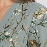 Eva - Vestido Maxi Floral com Decote em V e Mangas Curtas