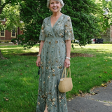 Eva - Vestido Maxi Floral com Decote em V e Mangas Curtas