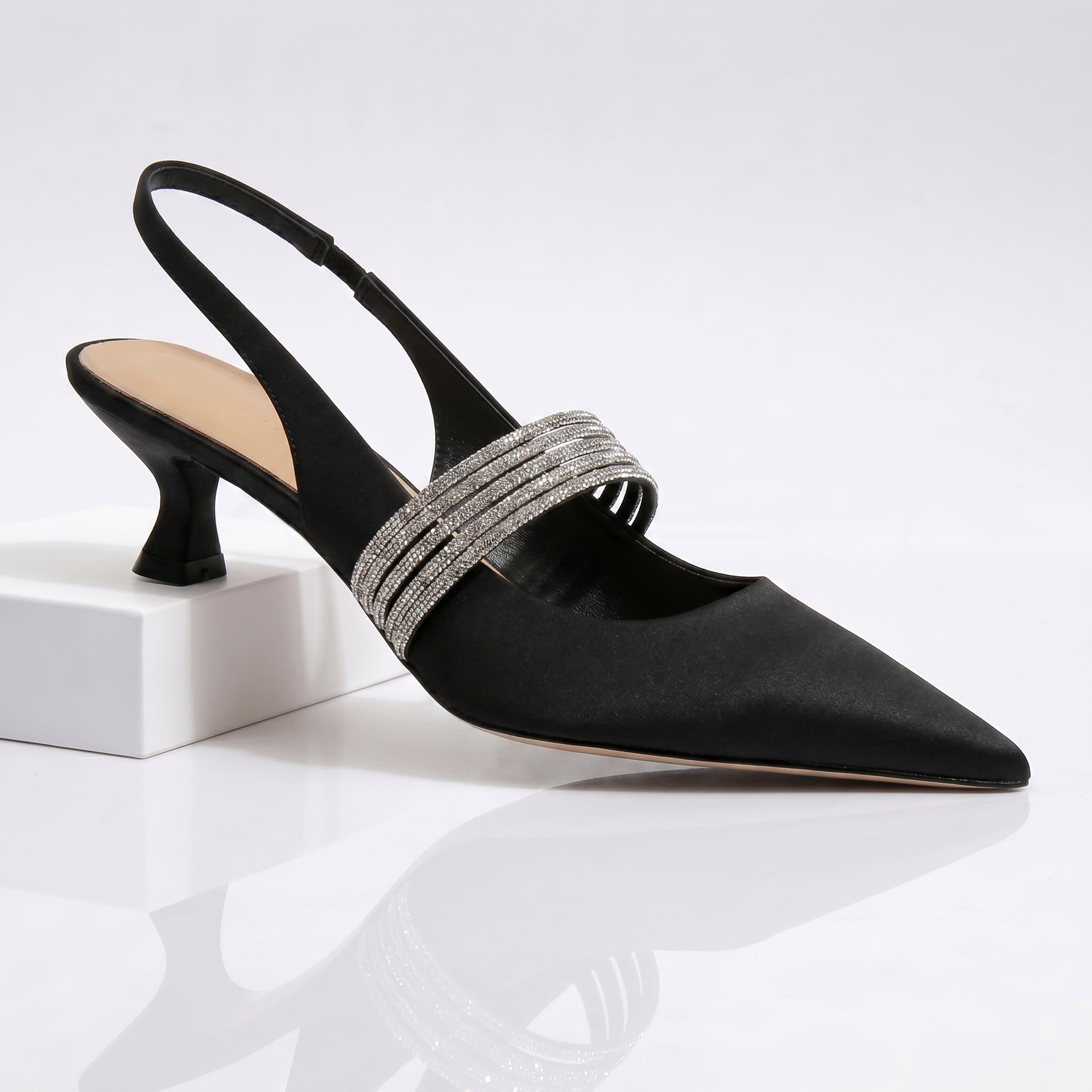 Cláudia - Sapatos de Salto Baixo em Cristal